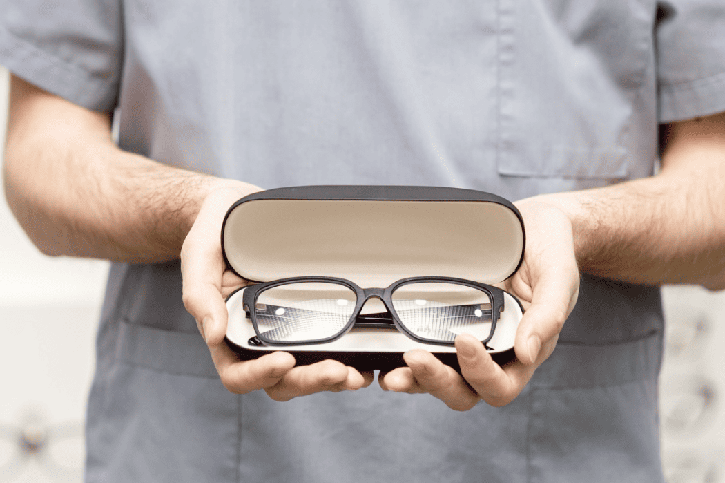 Что значат плюс и минус в очках 1