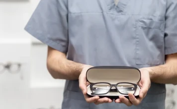 Что такое корригирующие очки для зрения? фото