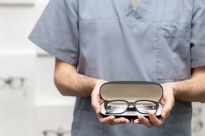 Что такое корригирующие очки для зрения? фото