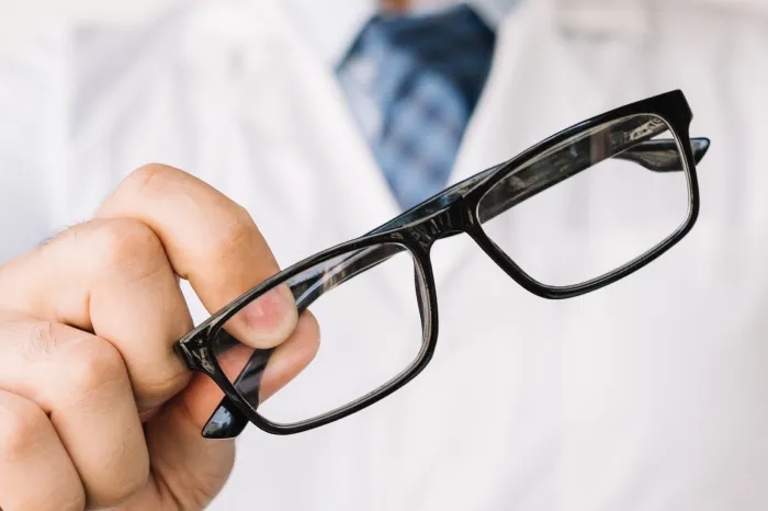 Как работают корригирующие очки? фото