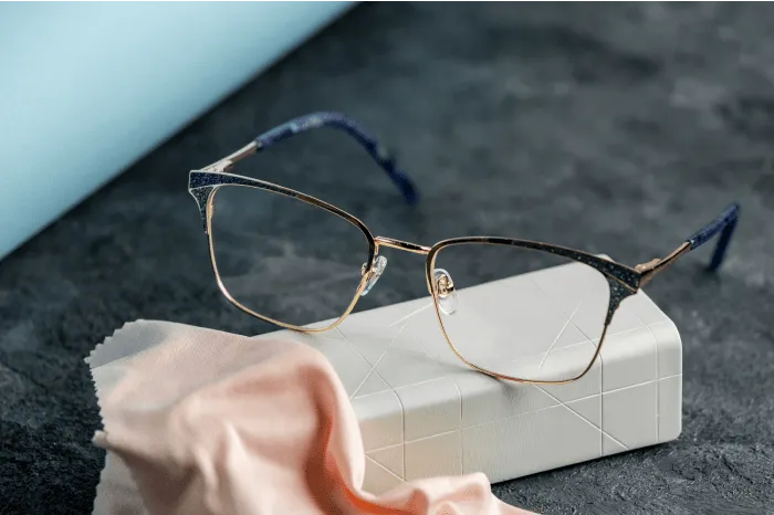 Правила хранения очков фото